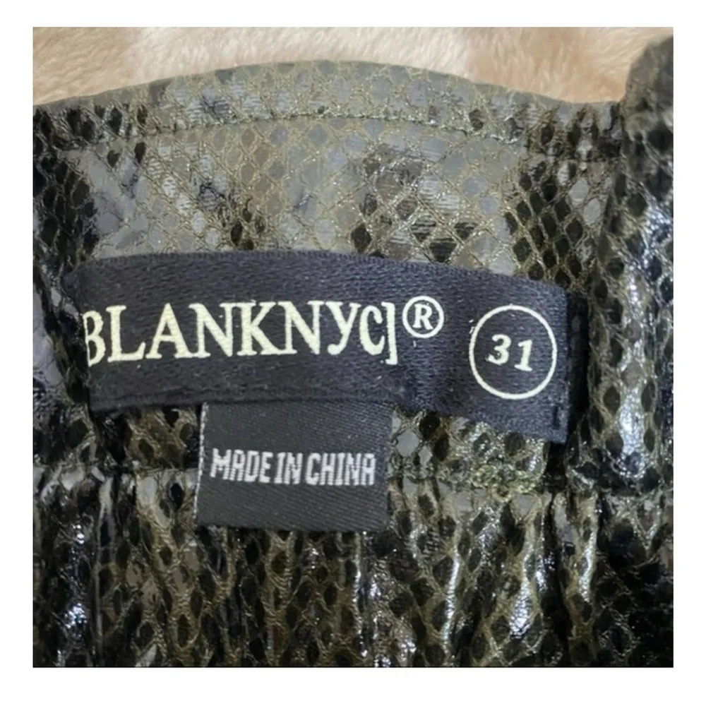 Blank NYC Vegan Leather Snake PaperBag Self Belted Snake Print Short - Picture 9 of 11